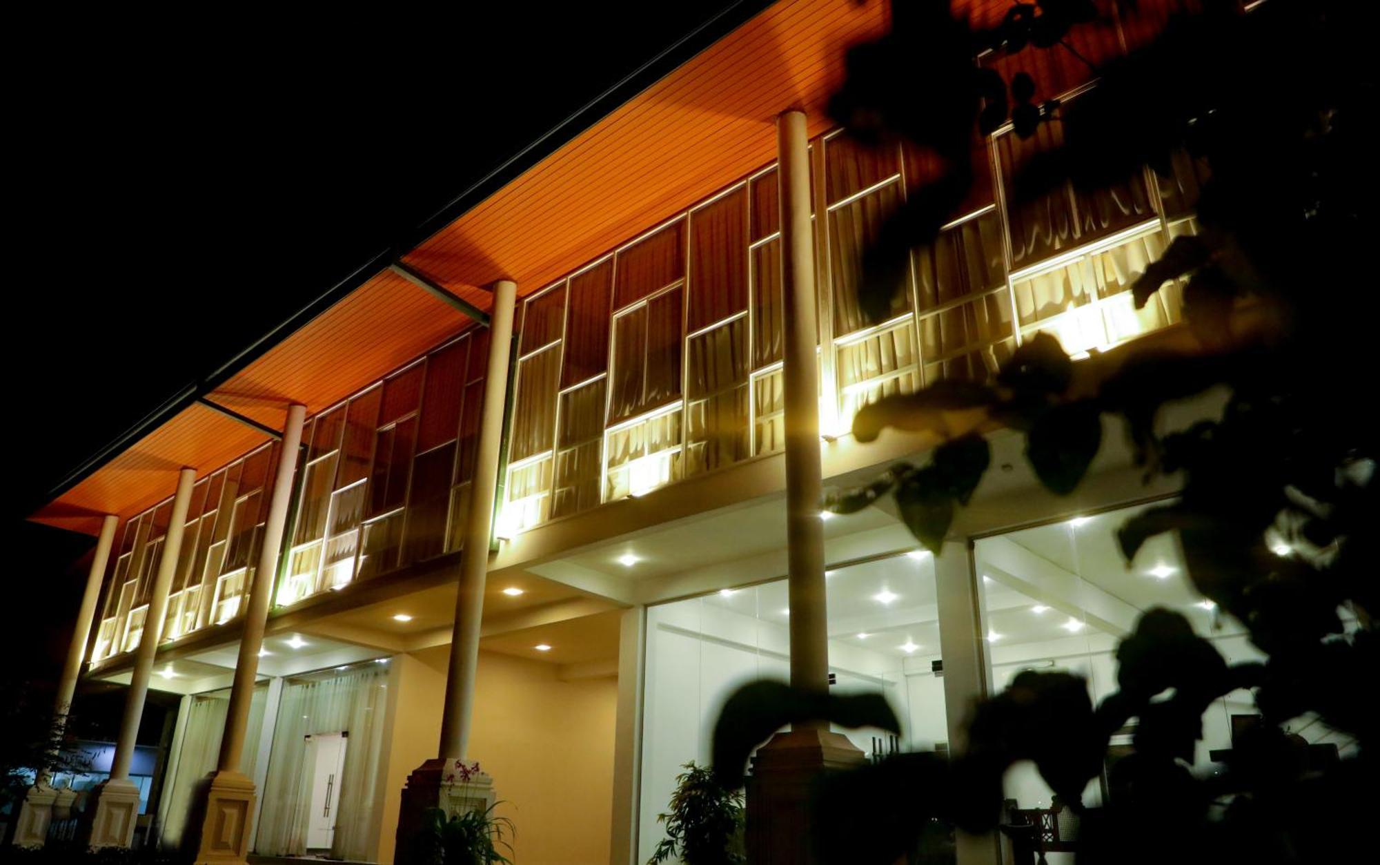 Athkandura Hotel Habarana Exteriör bild