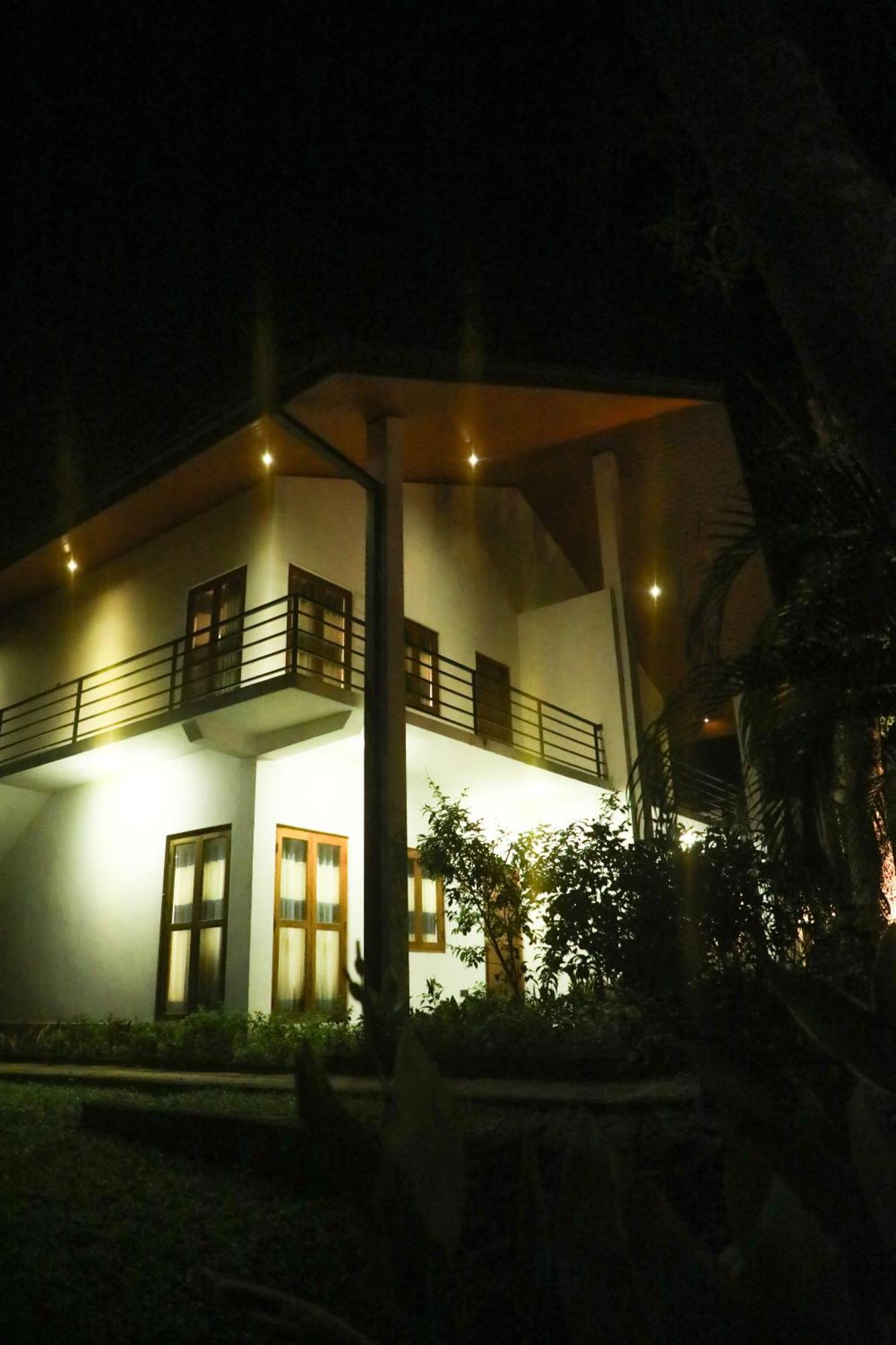 Athkandura Hotel Habarana Exteriör bild