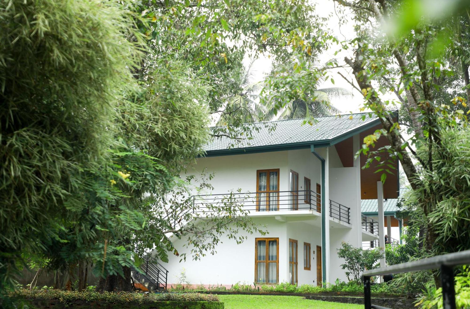 Athkandura Hotel Habarana Exteriör bild